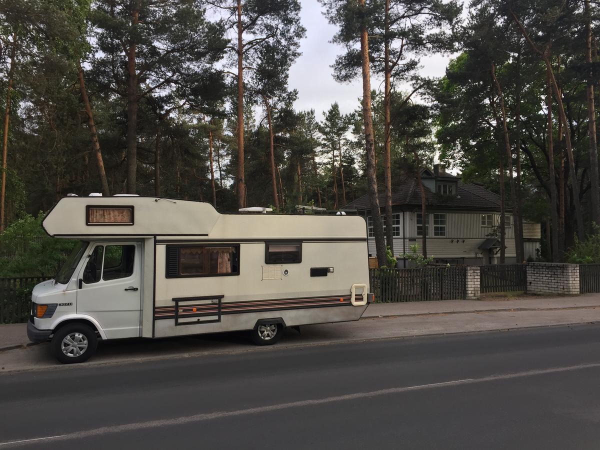 Freedom65 Hostel And Caravan Tallinn Exteriör bild